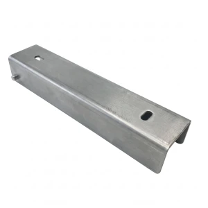 Perfil en C conector soporte para zócalo 250x50 galvanizado