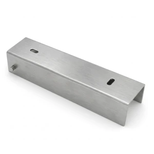 Perfil en C conector soporte para zócalo 200x50 galvanizado