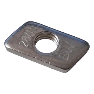 Inserto roscado M8 tipo 28/15 de acero inoxidable A2 para perfiles de montaje PV